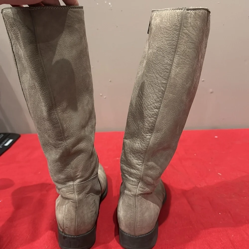 Elegant Gray leather Women's Boots - Picture 5 of 6